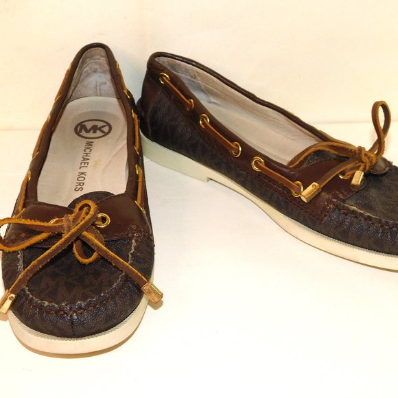 Michael Kors Monogram Leather Shoes Slip On Flats Top Sider Size 7.5M - Picture 1 of 11